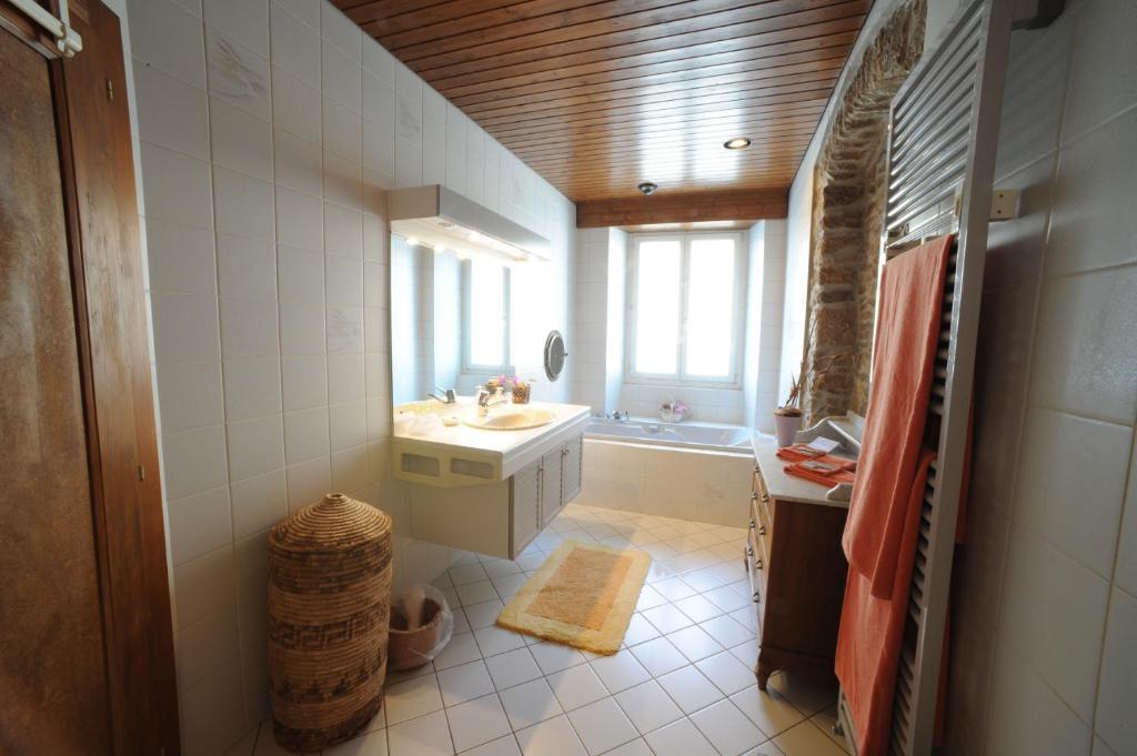 Chez Gilles Hotel Resto Bar Sa La Chaux De Fonds Zewnętrze zdjęcie