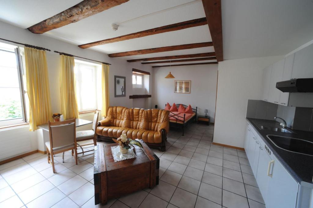 Chez Gilles Hotel Resto Bar Sa La Chaux De Fonds Zewnętrze zdjęcie